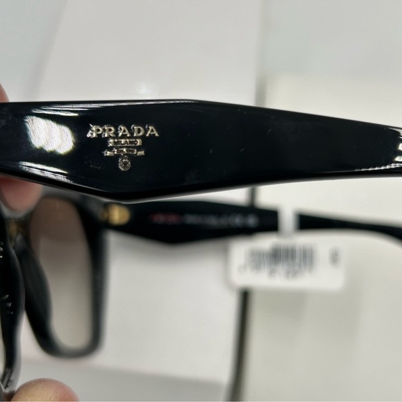 Women’s Prada oversized sunglasses SPR16R5601918B – 0871352N made in Italy NWT main image 6